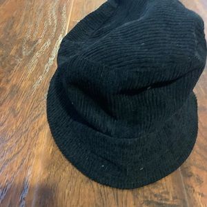 Black bucket hat